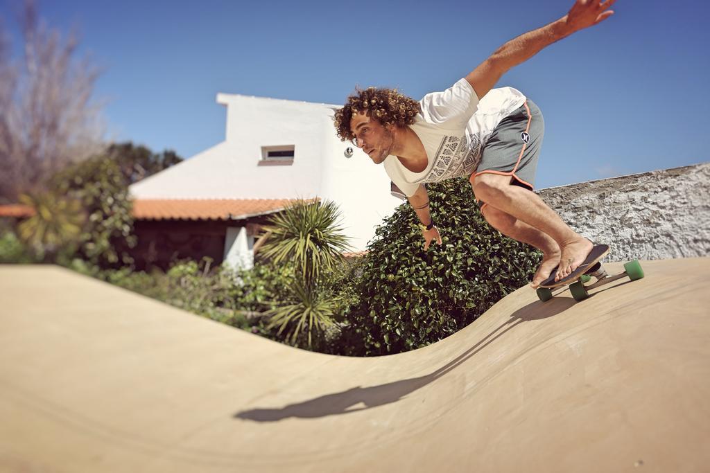 Moka Surfhouse Hostel Ericeira Luaran gambar