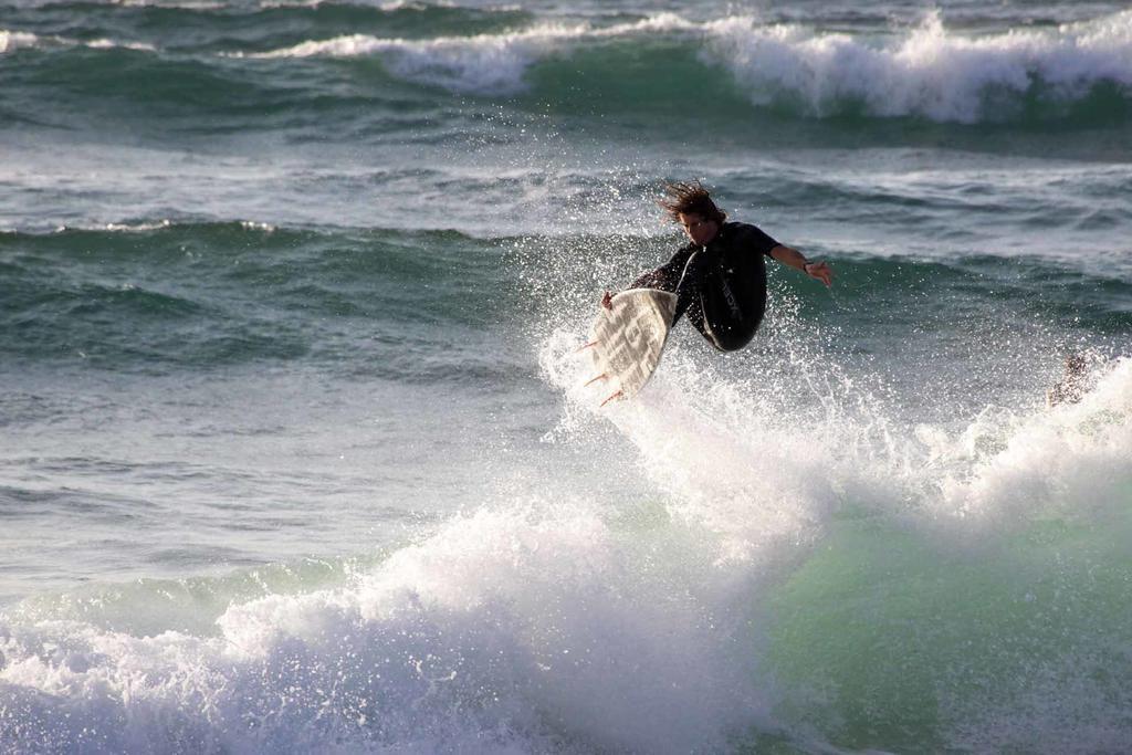 Moka Surfhouse Hostel Ericeira Luaran gambar