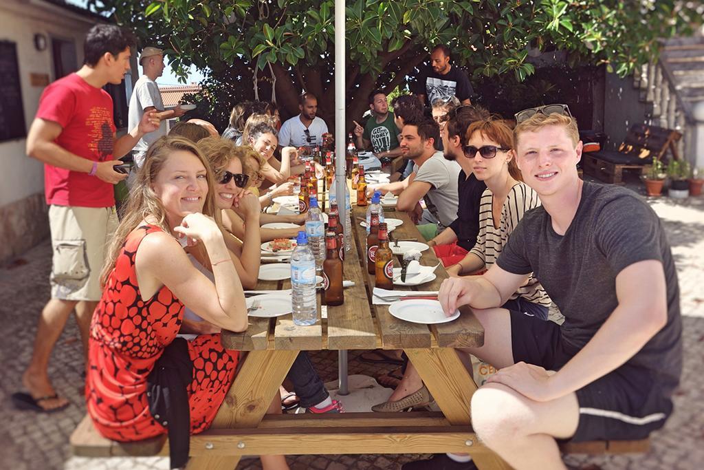 Moka Surfhouse Hostel Ericeira Luaran gambar